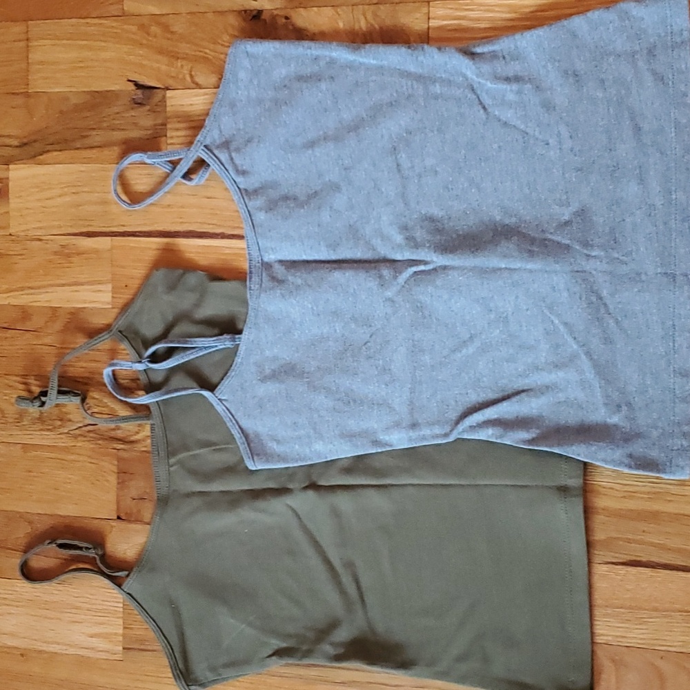 2 Cropped camis